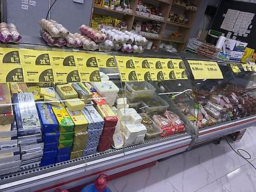 Soyuducu avadanlığı: Vitrin soyuducu.Qiyməti 750 AZN(1200 AZN-ə alınıb) Eni 1.10 — 1