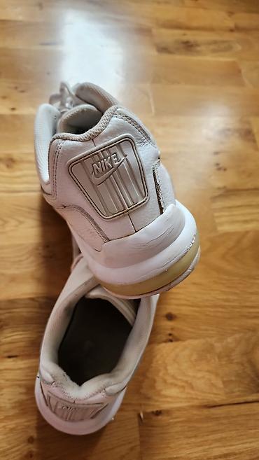 plas kisi: Nike kişi idman ayaqqabısı

- — 2