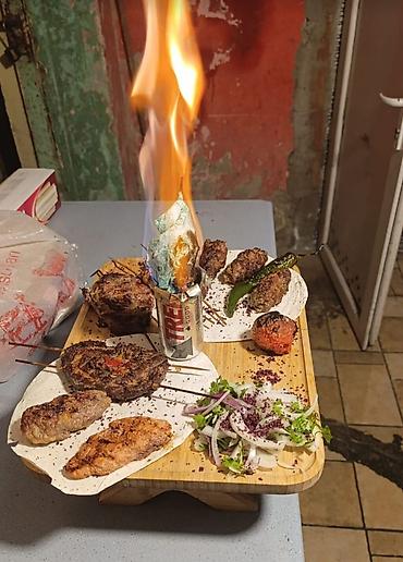 afsyant: Salam Atlı Restorana ofsiyant xanım teləb olunur işində diqqəti — 4