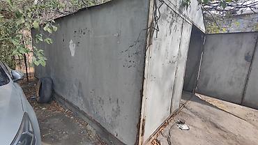 18 м², Металлический