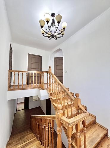 Долгосрочная аренда домов: 250 м², 6 комнат — 6