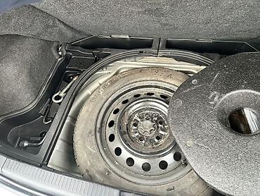 Toyota: Toyota Auris: 2008 г., 1.6 л, Робот, Бензин, Хэтчбэк — 6