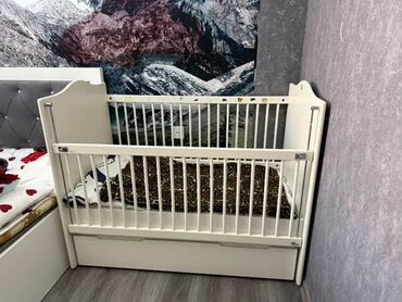 садовая мебель пластиковая: DilBesik satilir 90 azn .matras var asaqisi siyirmelidir. Yellenir