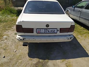 Унаа: BMW 5 series: 1989 г., 2.5 л, Кол менен иштөөчү, Бензин, Седан — 2
