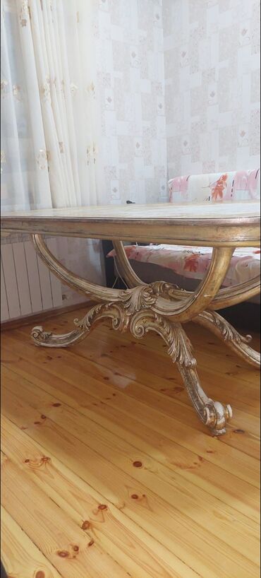 i̇taly: Qonaq masası, İşlənmiş, Açılmayan, Kvadrat masa, İtaliya