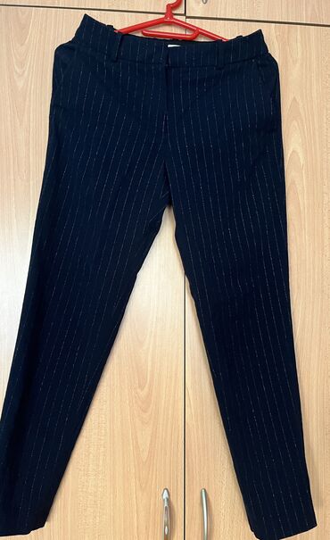 Pantalone: S (EU 36), M (EU 38), Normalan struk, Drugi kroj pantalona