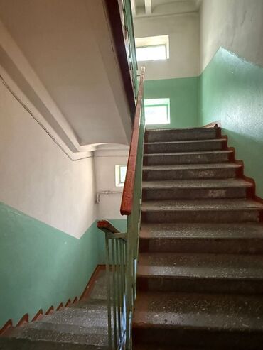 однокомнатная квартира продается: 1 комната, 38 м², Индивидуалка, 2 этаж, Старый ремонт