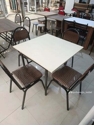 Digər ixtisaslar: Mətbəx üçün, Açılmayan, Kvadrat masa, 4 stul