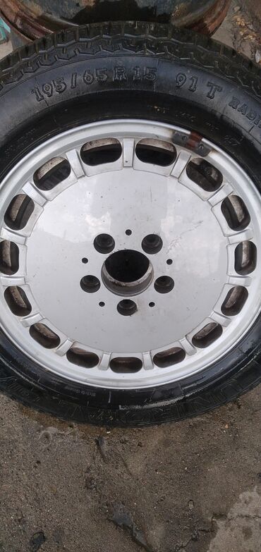 Диски: Литые Диски R 15 Mercedes-Benz, 1 шт, отверстий - 5, Б/у at lalafo.kg Диски: Литые Диски R 15 Mercedes-Benz, 1 шт, отверстий - 5, Б/у