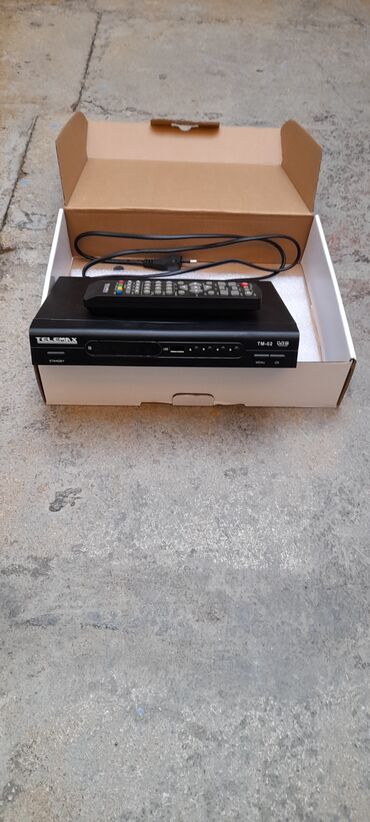 Proyektorlar: Rəqəmsal resiver(tyuner) model:euromax,adi ev anteni ilə