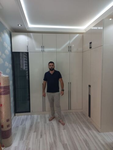 dəhliz üçün dolab: Künc dolab, Yataq otağı üçün, Paltar üçün, Açılan, Korpuslu, 6 qapı