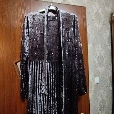 платье на новый год: Вечернее платье, Длинная модель, Велюр, С рукавами, Камни, 2XL (EU 44), 4XL (EU 48)