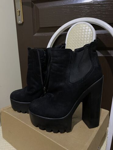 Botinka və botilyonlar: Ölçü: 37, rəng - Qara, İşlənmiş — 2