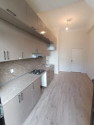 Uzunmüddətli kirayə mənzillər: Sumqayıt şəhəri Bulvar Mirvaridən qanuni 3 otaqlı mənzil boş vəziyətdə — 30