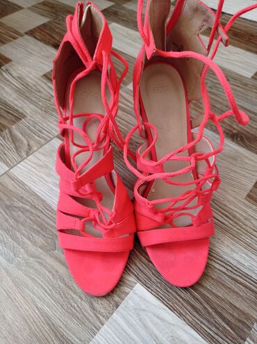 женские красные туфли: Туфли, Размер: 38.5, Б/у