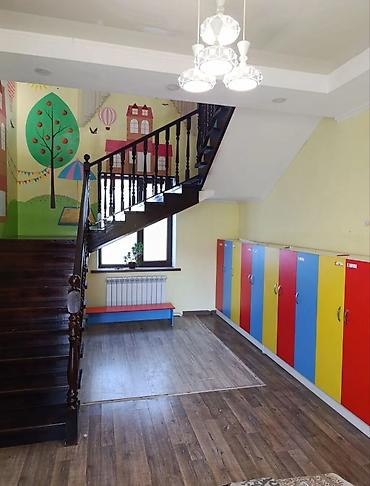 Үйлөр: 🏡 Продаётся 2-этажный частный дом в Арча-Бешике! 📍 Арча-Бешик, первая — 4