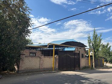 аренда футбольная поля: Үй, 130 кв. м, 8 бөлмө, Менчик ээси
