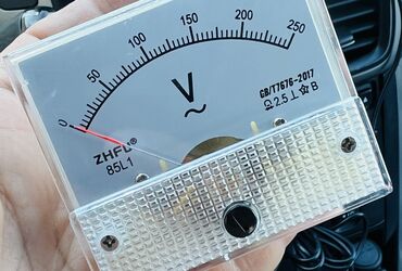 электро прибор: Аналоговый вольтметр с игольчатым измерителем напряжения постоянного