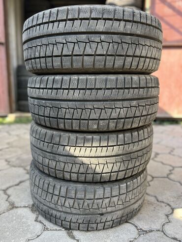 проставка: Шины 225 / 45 / R 17, Зима, Б/у, Комплект, Легковые, Япония, Bridgestone