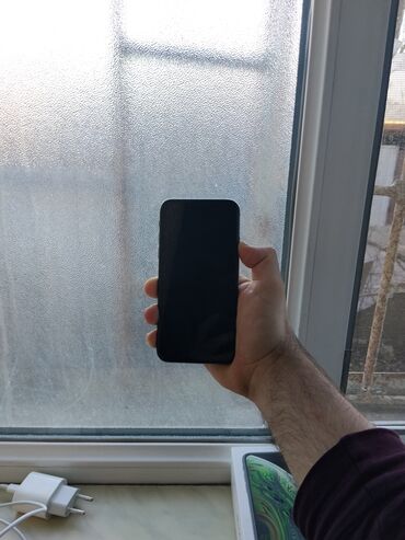 Apple iPhone: IPhone Xs, 64 GB, Space Gray, Face ID — 2