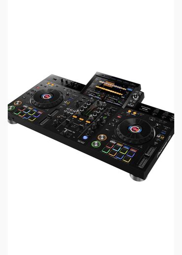 Qulaqcıqlar: Pioneer DJ RX3 – iki kanallı/iki jog təkərli, inteqrə edilmiş ekranlı