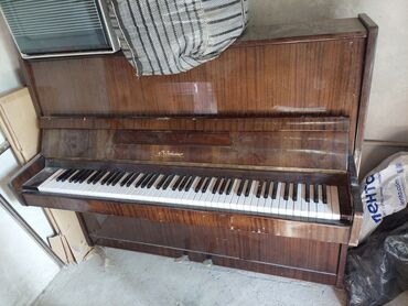 цифровое фортепиано: Пианино абалы жакшы чийик жерлери жок күүсү жок педальдары иштейт
