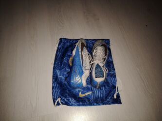 Maskalar, eynəklər: Salam, butsi satilir cemi 20 gün geyinilib ve biraz bulasiqdir