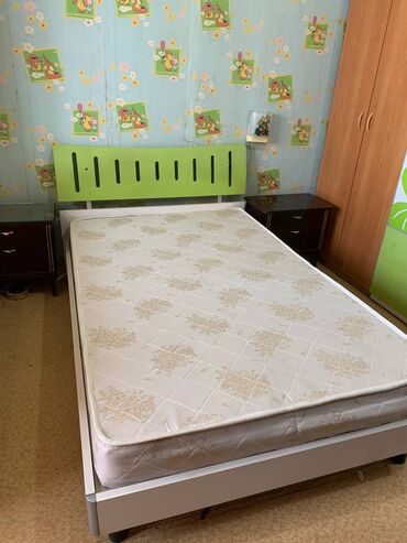 кровать односпальняя: Детский гарнитур, цвет - Зеленый, Б/у