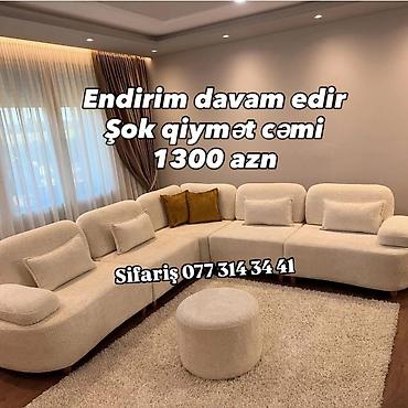 Məhsul: Yumşaq toxumalı künc divan dəsti və pouf - Rəng: krem/şampan