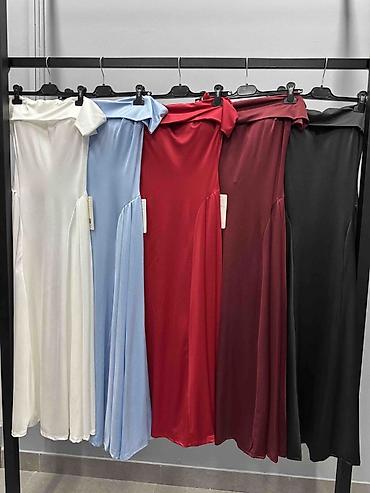 haljinice na bretele: Elegantna midi haljina bez bretela
3000din
S M L — 5