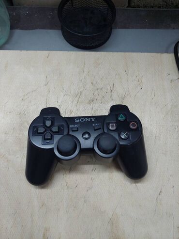 PS3 (Sony PlayStation 3): Dzojstici za ps3.
Na stanju vise komada ispravni