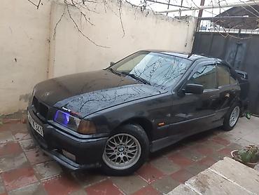 byd disk teker: BMW 3 Series E36 sedan, qara rəng. - Kuzov: 4 qapı, ön və arxa aero — 3