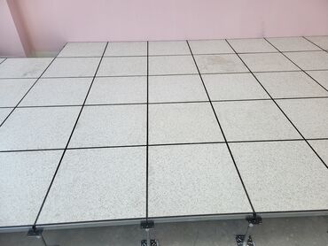 Döşəmə işləri: Yüksəldilmiş döşəmə sistemi və quraşdırılması Təsvir: - Modul — 3