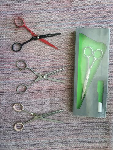 Инструменты и тележки для инструментов: Ножницы для парикмахерского за 1