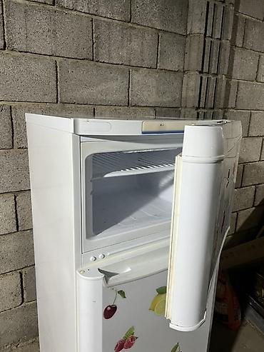 Муздаткыч Indesit, Колдонулган, Эки камералуу, 145 * — 2