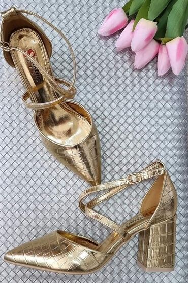 Sandale: 36-41 1700 — 1