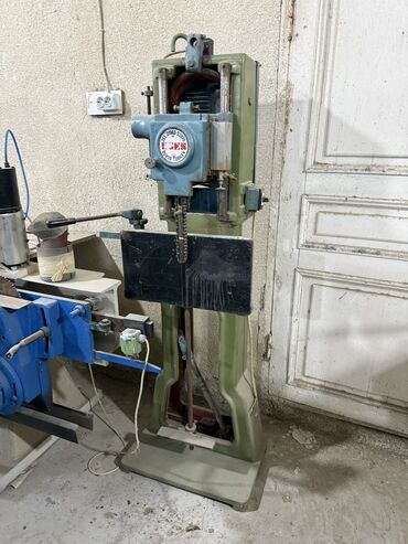 Gözəllik və estetika avadanlığı: Zamok yeri açan dezgah zencirli makina