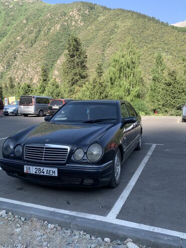 кулиса на 210: Mercedes-Benz A 210: 1995 г., 3.2 л, Автомат, Бензин, Минивэн