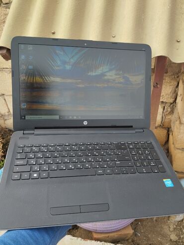 notbuk çanta: HP 15.6 ", Intel Celeron, 256 GB