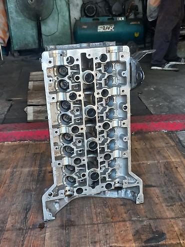 Sbor motorlar və silindr başlıqları: Mercedes-Benz silindr başlığı - Orijinal Mercedes-Benz detallı — 2