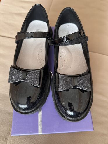 Детская обувь: Qız üçün ayaqqabı Bebetto kidsdən baha qiymətə alınıb 15 azn satılır