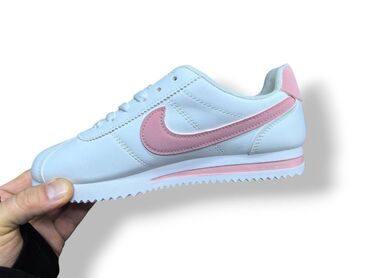 Women's Sneakers and athletic shoes: Nike cortez patike NOVO
Novo
Brojevi 36 do 41
fb Moja Kupovina 1 na lalafo.rs — 9 Women's Sneakers and athletic shoes: Nike cortez patike NOVO
Novo
Brojevi 36 do 41
fb Moja Kupovina 1 — 9