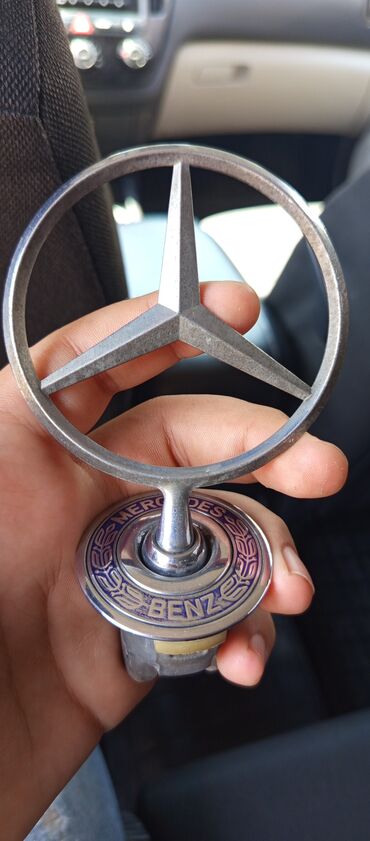 yeşqa mersedes: Mercedes-Benz markalı avtomobillər üçün nəzərdə tutulmuş bu kapot