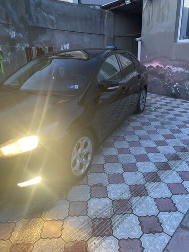 Ford: Ford Focus: 0.1 l | 2016 il 260 km Sedan — 3