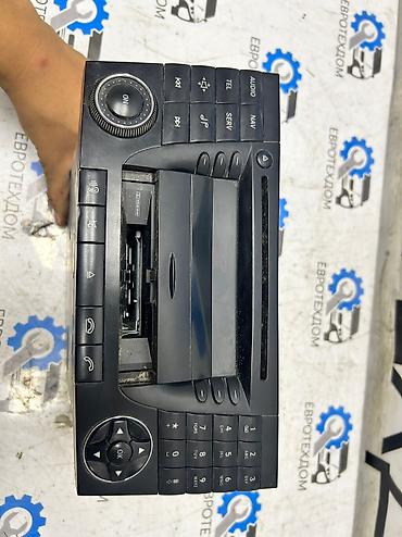 Другие детали салона: Магнитола Mercedes E-Class W211 2.7 diesel 2004. Контрактный из — 2