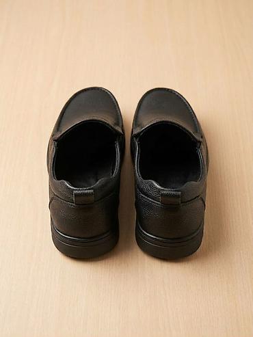 lofe: Qara rəngdə kişi loaferləri - Model: slip-on (bağsız), gündəlik və — 2