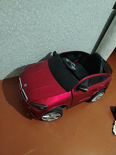 elektrikli maşınlar: Uşaq üçün elektrikli miniatür avtomobil – qırmızı rəngdə, krossover — 1