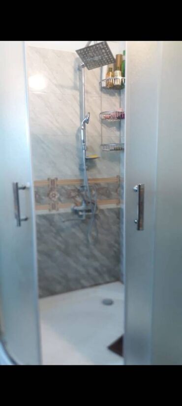 Uzunmüddətli kirayə mənzillər: Səbail rayonu,Azneft dairəsi yaxınlığında,6 nömrəli məktəbin — 13