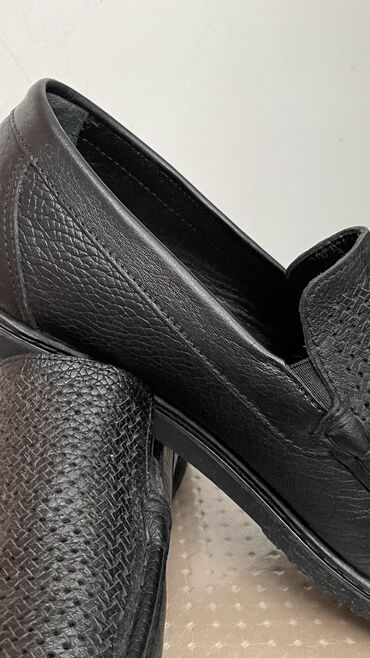 кожаный туфли: Мужские туфли кожаные 43 размера,с Турции заказывали размер не подошел