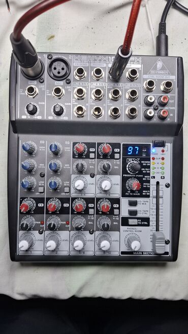 Səs gücləndiriciləri: Behringer xenyx 1002 fx mikşer mixer satìlìr.ideal veziyetdedi.ama exo